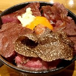 肉小僧 匠 はなれ - バターのせて完成です♪