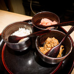 富小路 やま岸 - しらす、明太子、なめ茸