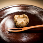 富小路 やま岸 - 栗饅頭