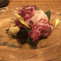 こうもと - たてがみも美味しい馬刺し