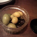 VAMOS kitchen - オリーブの盛り合わせ