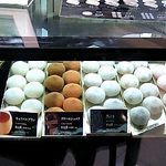 MOCHI CREAM - mochi cream 商品ケースの中