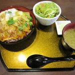 珠杏 - ランチ親子丼（880円）