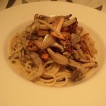 エノテカ・オルモ・デル・カウカソ - きのこパスタ・・・。