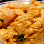 純中国伝統料理四川料理 芊品香 - 海老と地養鶏卵のふんわり炒めどアップ