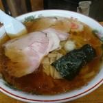 藤屋 - 手打ち中華そば大盛り 750円