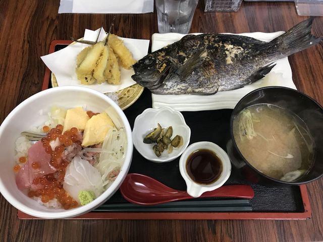 とくだや丼 By メンタコめめめ 市場めし とくだ屋 千住大橋 海鮮丼 食べログ