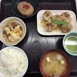 カケショク - 日替り肉定食  餡かけ揚げ焼売 500円
            選べる小鉢 ハンバーグ 唐揚げ玉子とじ