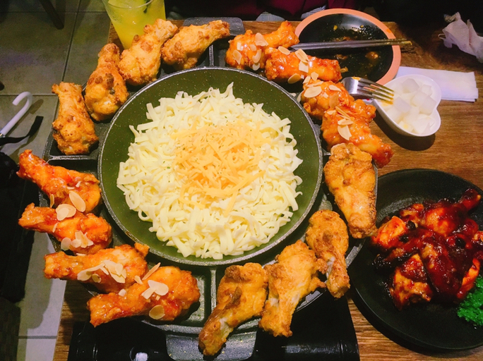 グッネチキン 新大久保本店>