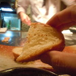 神戸牛すてーき　健 - ガーリックパン、どうぞ～