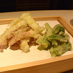 味勧屋 - イカの天ぷらと万願寺とうがらし