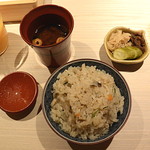 味勧屋 - きのこご飯と汁物・香の物