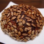 自然派パン工房 ふるさとの道 - ひまわりの種のパン