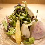 RISTORANTE IL NODO - 色々な調理法の野菜が隠れているサラダ