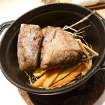 RISTORANTE IL NODO - ストーブに入って登場　蝦夷豚