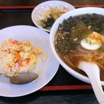 順順餃子房 - ワンタン麺とミニチャーハン