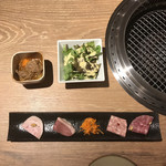 和牛焼肉 格之進 六本木店 - 前菜。
      美味し。