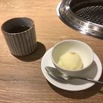 和牛焼肉 格之進 六本木店 - デザートの柚子のシャーベット。
      美味し。