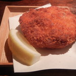 粋なおつまみとお酒 にこ - 秋鮭クリームコロッケ￥３８０