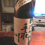 粋なおつまみとお酒 にこ - 手取川（石川県）ぬる燗で。