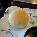 表参道うかい亭 - パン