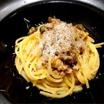 Lino - スパゲッティーニ  ムカゴの入った豚肉のラグー