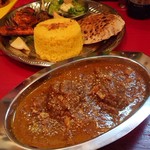 チャイカフェ バガヴァッド - 鶏手羽元のジンジャーカレー、ディナープレートセット