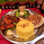 チャイカフェ バガヴァッド - 鶏手羽元のジンジャーカレー、ディナープレートセット