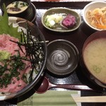 傳 - 鮪ネギトロ丼950円