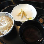 表参道うかい亭 - ガーリックライス