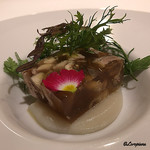 カーサ・デル・チーボ - 車海老のコンソメジュレとシャモロック、トピナンブールのピューレ