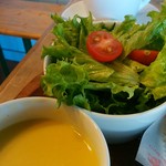 ポワール - モーニング「サンドイッチセット」　ポタージュ＆サラダ