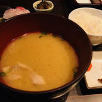 小野の離れ - 味噌汁もデカい！