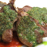 Grilled lamb chops with herb sauce