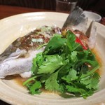 蓮香 - 山黄皮蒸魚