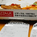 PIZZA-LA - ピザ箱の横に書いてます♪