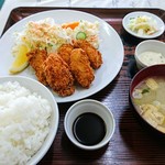 Kazokutei Juujuu - カキフライ定食。大粒の広島産の牡蠣を使ってます。