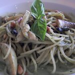 ゾーナ イタリア - 若鳥とｴﾘﾝｷﾞのｼﾞｪﾉﾊﾞｿｰｽのアップ