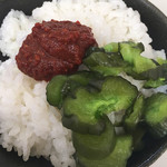 横浜ラーメン 福家 - ライス￥100
きゅうりと豆板醤をトッピング