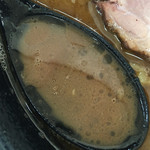 横浜ラーメン 福家 - スープ
今回はちゃんと鶏油の層がある