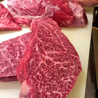 Carefully selected top-grade A5 rank [Japanese black beef] & [miracle deer]