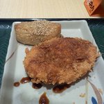 はなまるうどん - コロッケと五目稲荷　うどんと合わせて610円