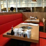 熟成和牛焼肉エイジング・ビーフ - 内観