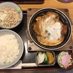 大橋屋 - かつ鍋定食  1,050円