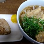 庄屋うどん・そば - ごぼう天うどんとかしわおにぎり