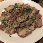 グリルド ミート バル タイジュ - 牛肉の炙りカルパッチョ