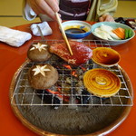 和田金 - 仲居さんが焼いてくれます