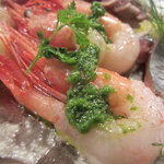 びすとろ UOKIN - 2011/09 ＵＯＫＩＮ名物 海の幸のカルパッチョ(カンパチ・活ダコ・カツオ・サンマ・甘エビ・平貝)(６８０円)。