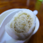 九份傳統魚丸 - はんぺんのようにふんわりもっちり。なかから肉餡。