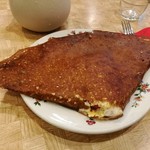 La Creperie de Josselin - 折り畳まれて見た目は地味だけど、風味抜群の香ばしいガレット生地